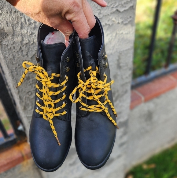 SEVEN7 Flat iron Lug Sole Boots‎ - Picture 4 of 10